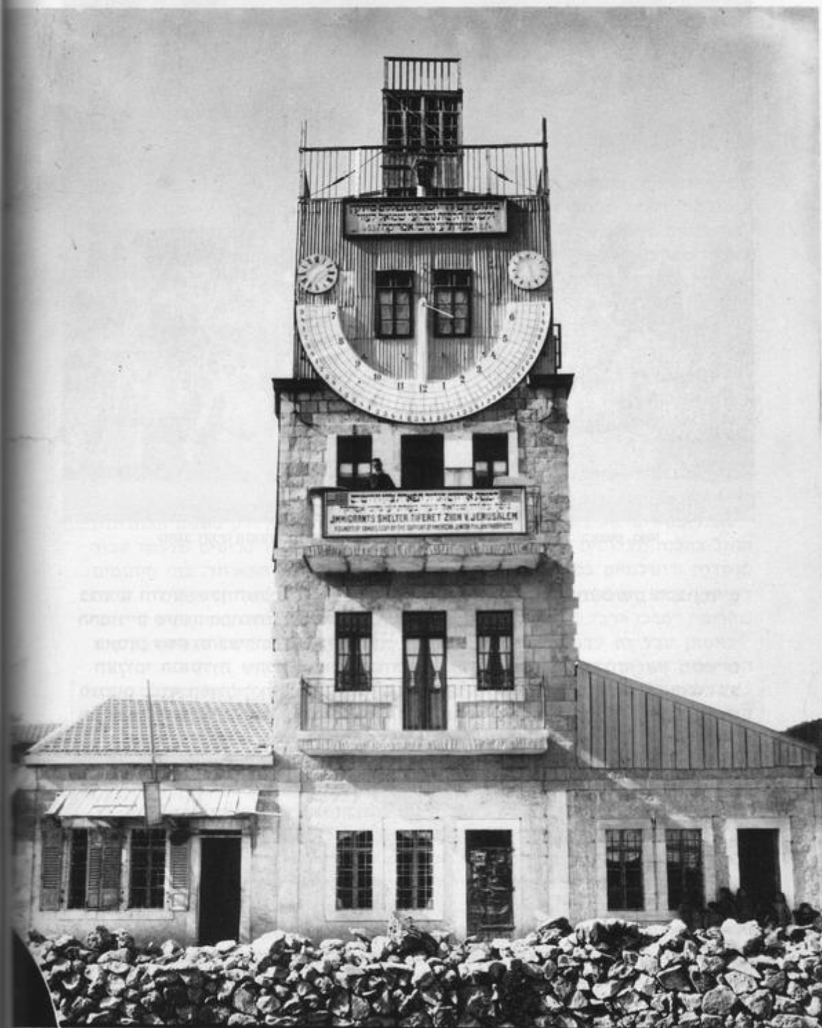 The Sundial Building in 1910